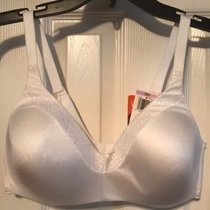 Warner’s size 36D “Back To Smooth” Wire Free Bra